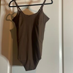 🤎 NWT PINSY spaghetti, scoop shape suit, brown size large ￼🤎